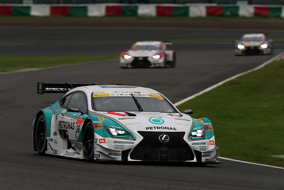 Starting from 9th in qualifying, #36 Petronas took the lead in the middle of the race, and last year's winner, Rossiter, pulled away from the followers, giving TOM'S back-to-back victories in the 1000km.