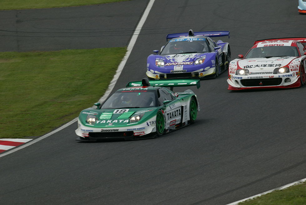 The NSX, which participated in the second half of the GT season to test the durability of its new engine, achieved a splendid victory and secured back-to-back wins from last year.