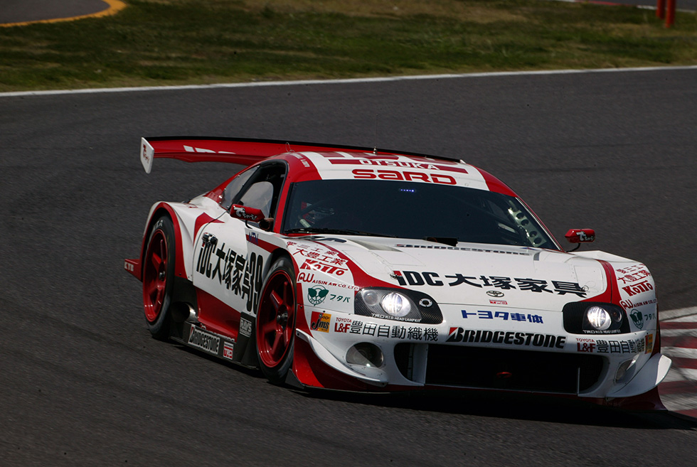The third Supra, which suffered tears from a crash last year, overcame the rain this year and won, holding off the NSX.