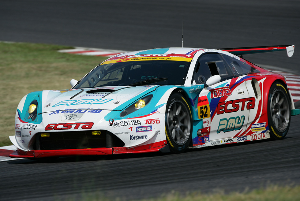 The Proμ Celica also won from pole position in GT300 with a solo lead. Kumho tires also contributed to the victory.