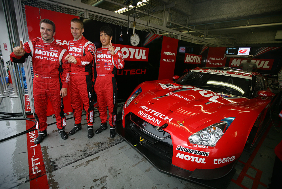 The GT500 pole position was claimed by #22 Motul GT-R. Due to an engine change, #100 was demoted on the grid, resulting in a promotion.