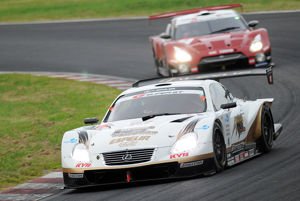 Kazuya Oshima earned his first GT500 pole position. While rivals fell back, he won with a 10-second lead over second place without major trouble.