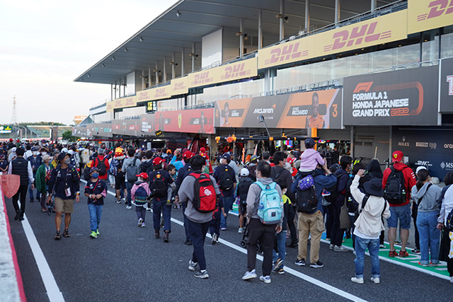 Saturday Kids Pit Walk