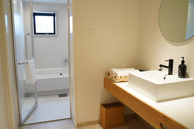 Standard Twin Room Bathroom