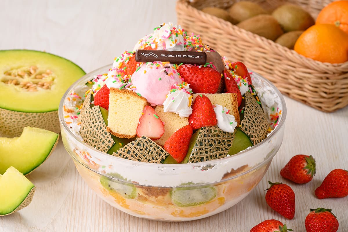 Challenge Together! Fruit & Ice Mega Parfait
