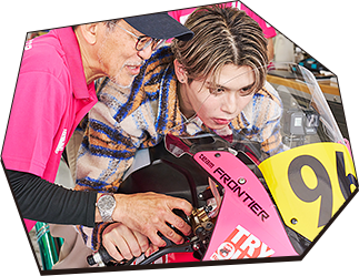 Experience the 8 Hours Endurance Race!