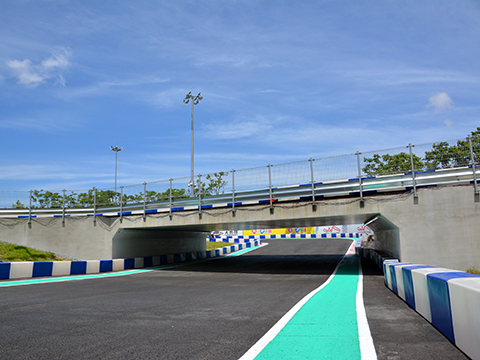 Reproducing the layout with a rare three-dimensional intersection at SUZUKA CIRCUIT PARK