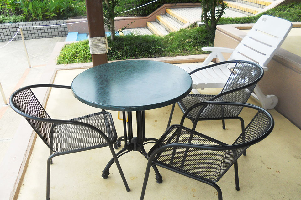 River Family Seat