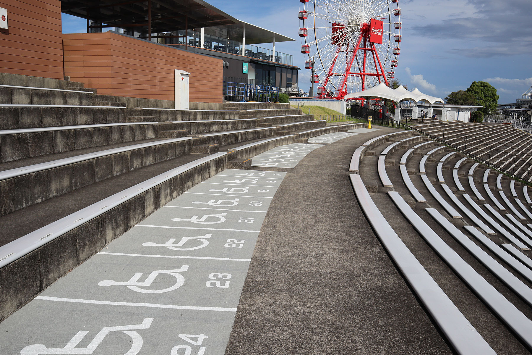 R Wheelchair Area