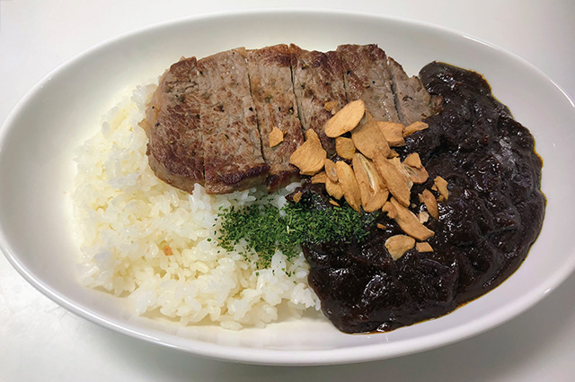 寺田商店「ブラックステーキカレー」