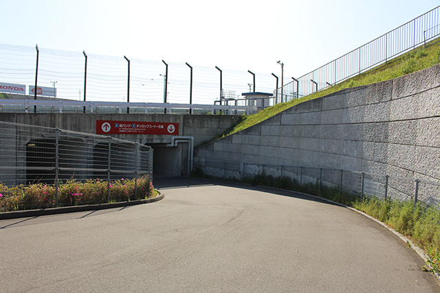 地下通路のGPスクエア側