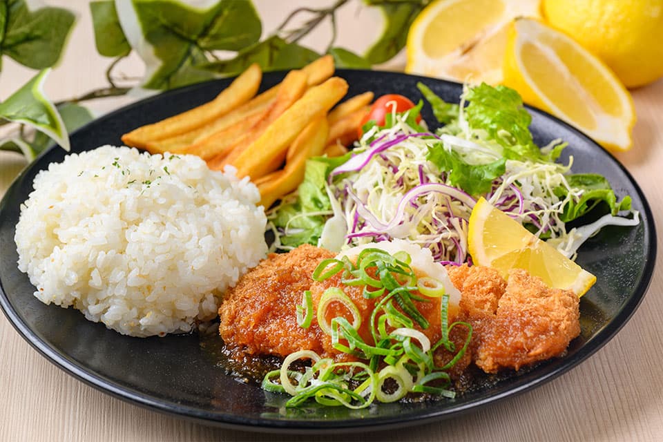 さっぱりレモンのポークカツプレート〜醤油おろしソース〜