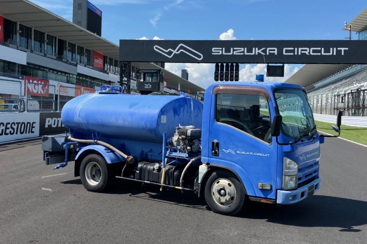 散水車