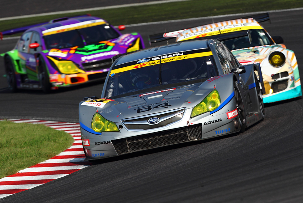 去年雖然首次亮相，但未能參加決賽的Legacy B4在GT300組別中獲勝。