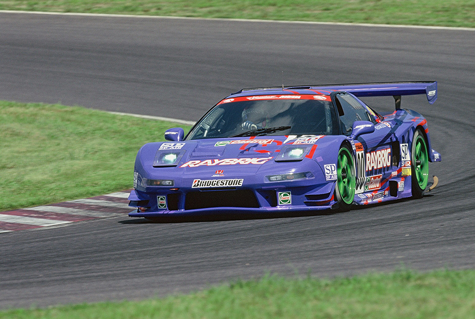 飯田章取得桿位。但決賽中因ECU配線故障，從冠軍爭奪戰中退後。