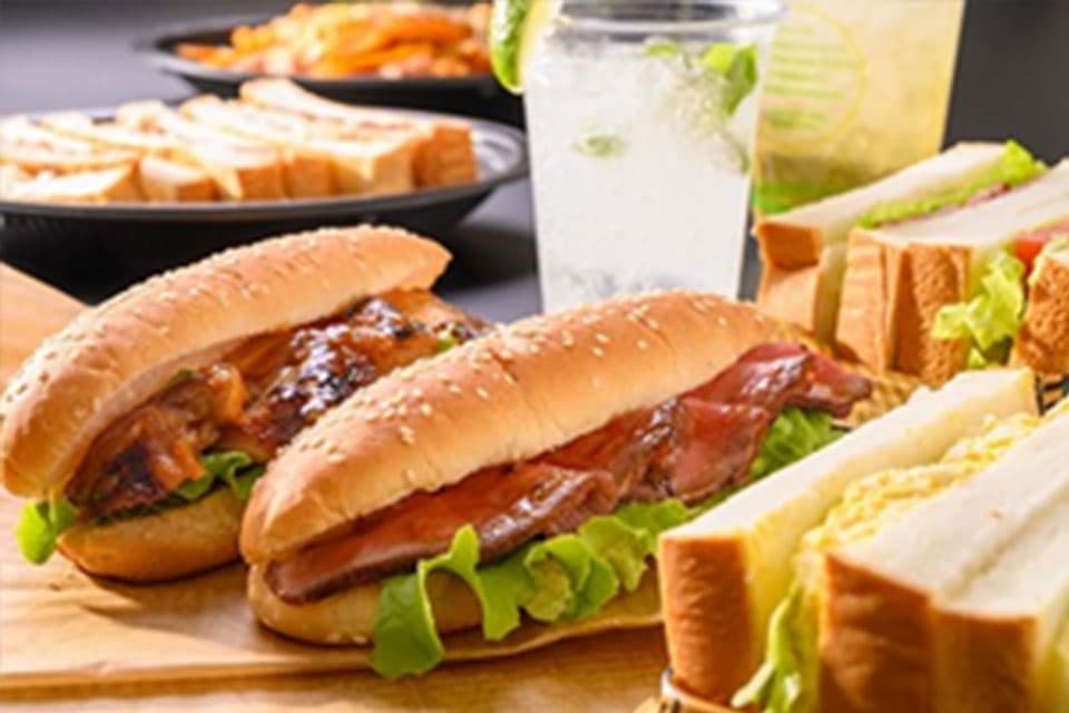 鈴鹿三明治咖啡廳