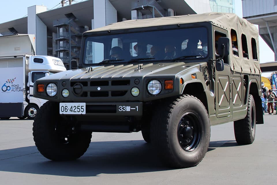 高機動車