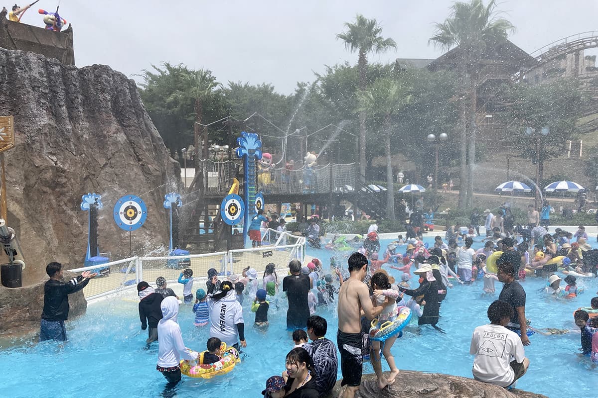 水上冒險樂園濕身派對